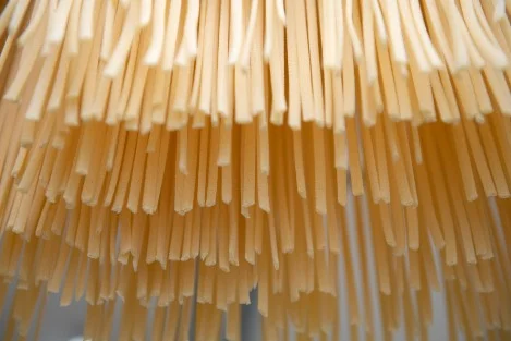 Pasta lunga ad essiccare Pasta lunga ad essiccare